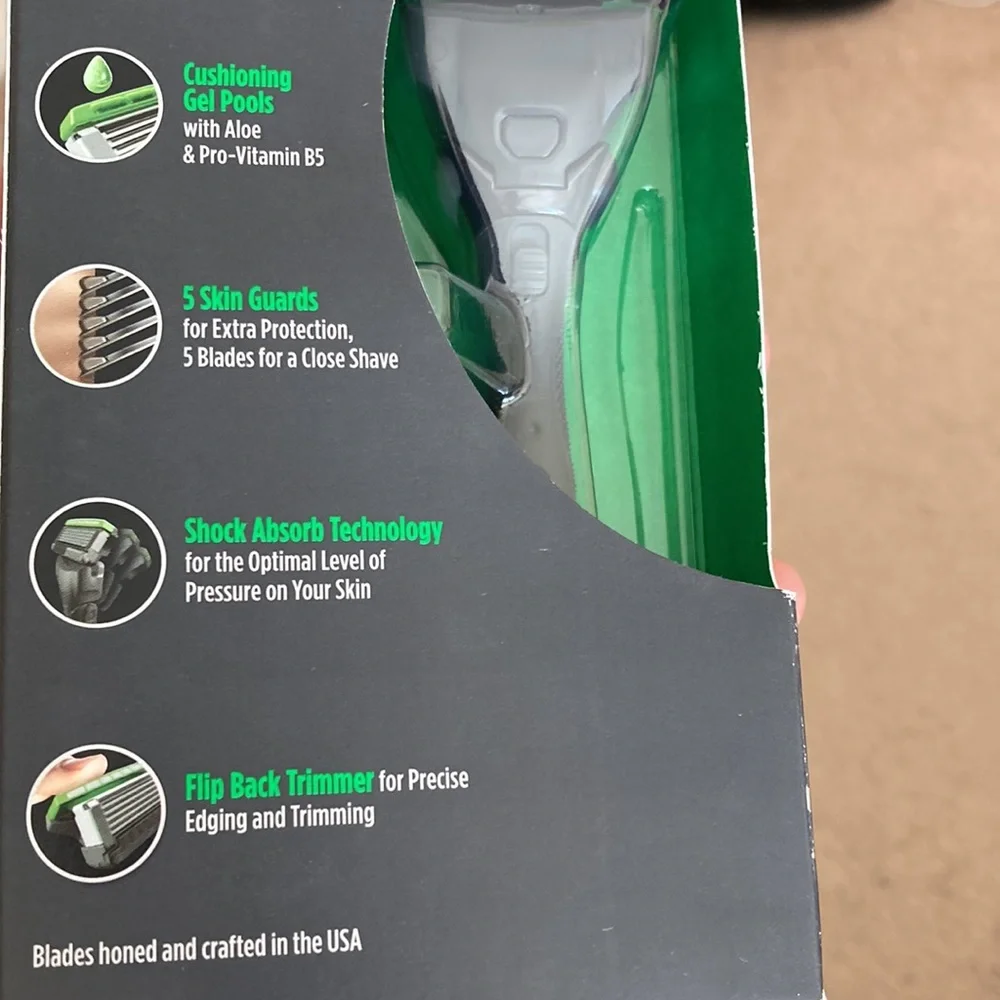 NEW Schick Hydro Skin Comfort Sensitive Shaving Razor